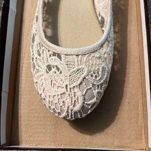 Zigi Soho.  Size 8M New in box.  Harmonies flats. Beige